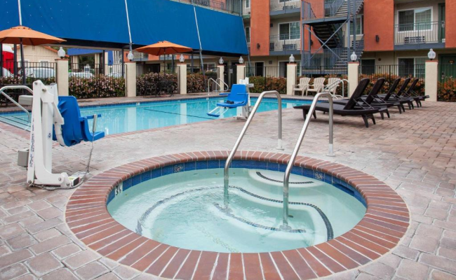 Travelodge Inn & Suites by Wyndham Anaheim on Disneyland Dr