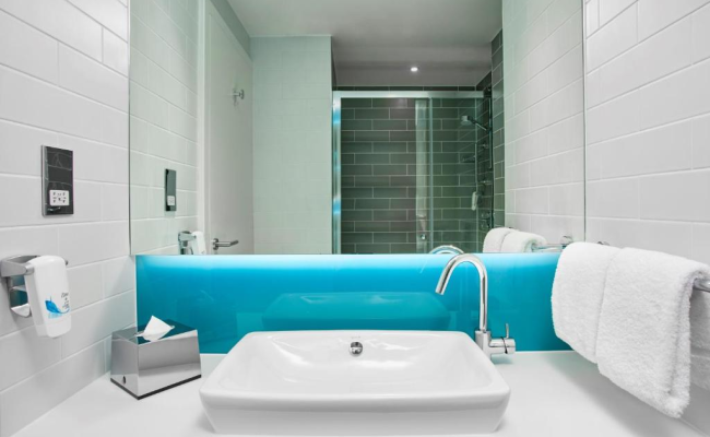 Holiday Inn Express Amsterdam - North Riverside, an IHG Hotel