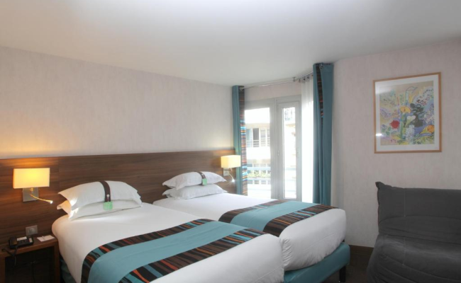 Holiday Inn Paris Montmartre, an IHG Hotel