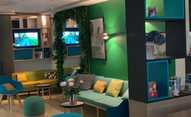 Holiday Inn Paris Montmartre, an IHG Hotel