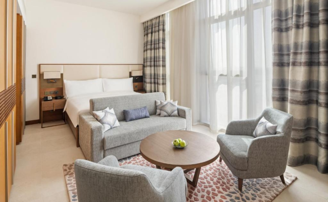 Staybridge Suites Dubai Al-Maktoum Airport