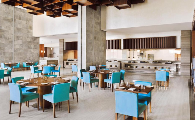 Holiday Inn Dubai al-Maktoum Airport, an IHG Hotel