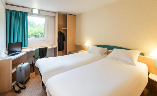 ibis Lyon Est Bron