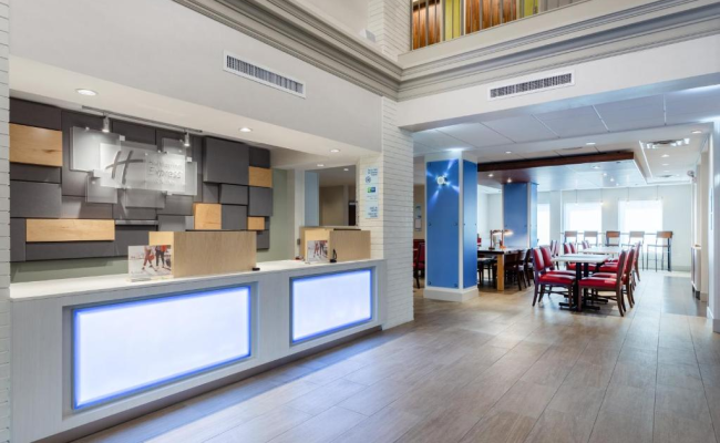 Holiday Inn Express & Suites Chicago-Midway Airport, an IHG Hotel