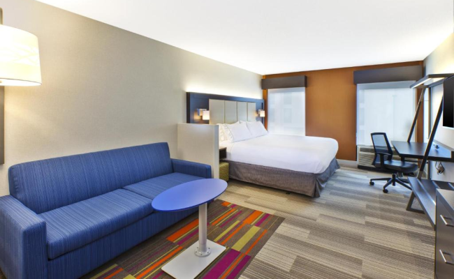 Holiday Inn Express & Suites Chicago-Midway Airport, an IHG Hotel