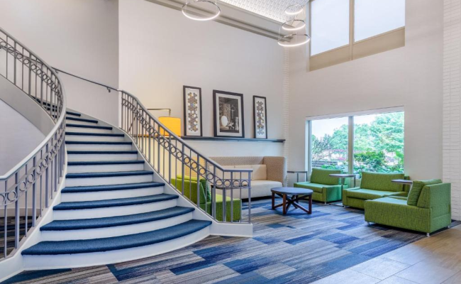 Holiday Inn Express & Suites Chicago-Midway Airport, an IHG Hotel