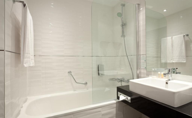 Holiday Inn Lille Ouest Englos, an IHG Hotel