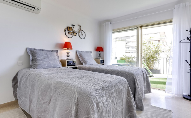 Immogroom - Apartment with terrace - AC - parking - Congressbeaches