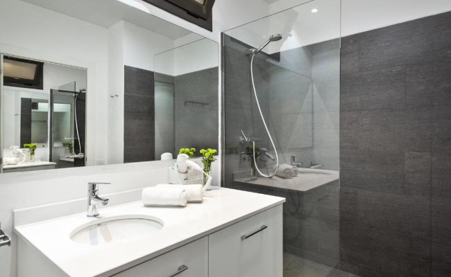 Fira Apartments by gaiarooms