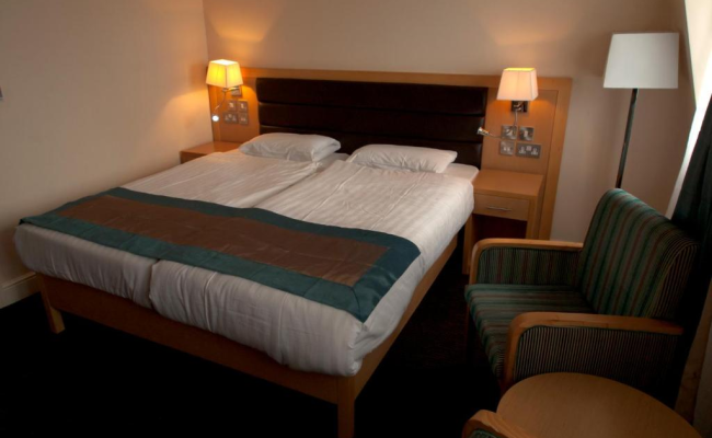 Cromwell International Hotel