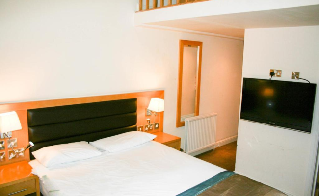Cromwell International Hotel