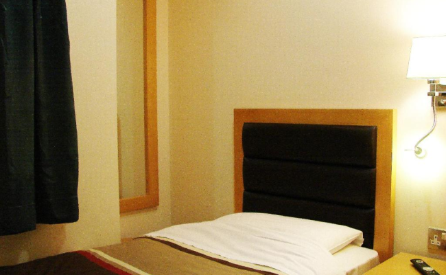 Cromwell International Hotel