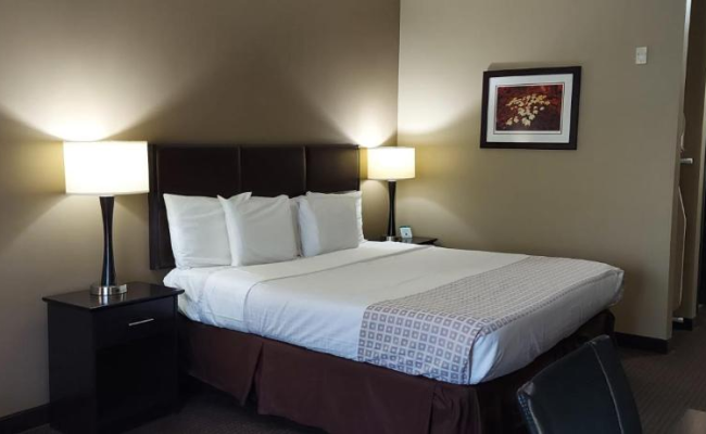 Parkwood Inn and Suites