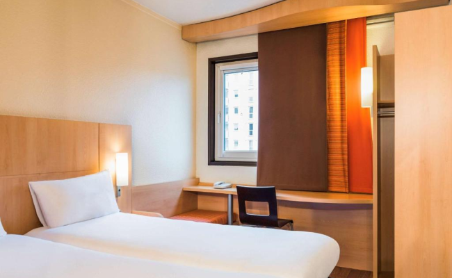 ibis Paris Pont de Suresnes Longchamp