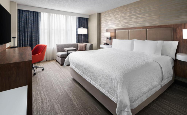Hampton Inn & Suites Chicago-Downtown
