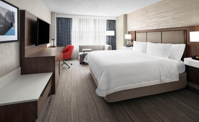 Hampton Inn & Suites Chicago-Downtown