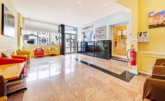 OYO Bostons Manor Hotel
