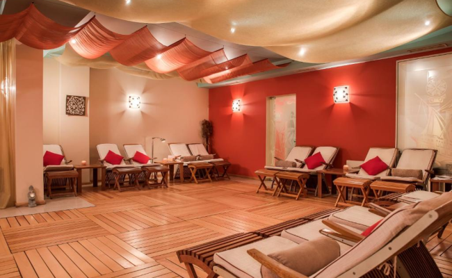 Crystal Palace Boutique Hotel