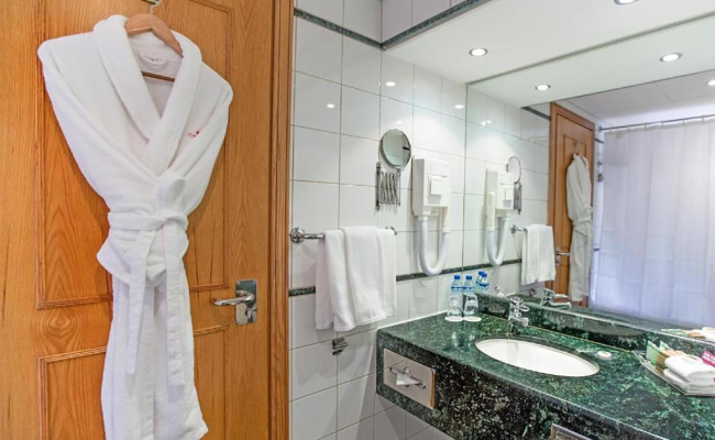 Crowne Plaza - Dubai Apartments, an IHG Hotel