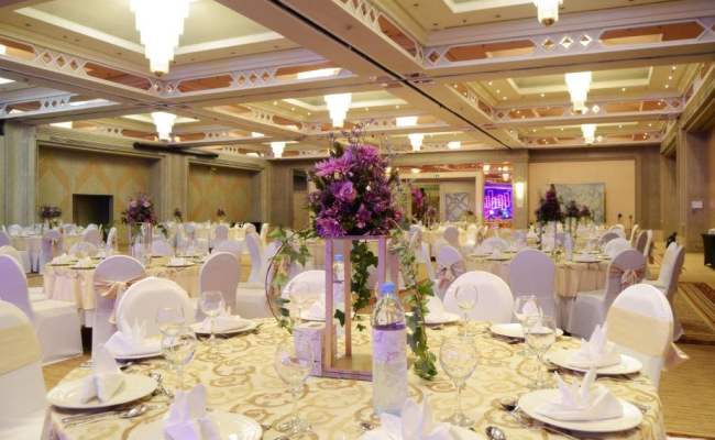 Crowne Plaza - Dubai Apartments, an IHG Hotel