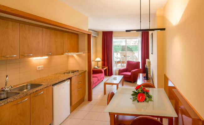 Aparthotel Bertrán