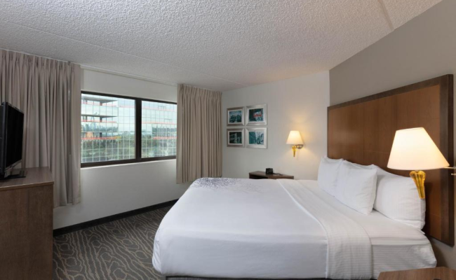 La Quinta by Wyndham Secaucus Meadowlands