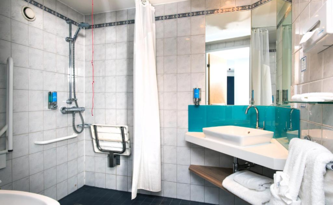 Holiday Inn Express London Luton Airport