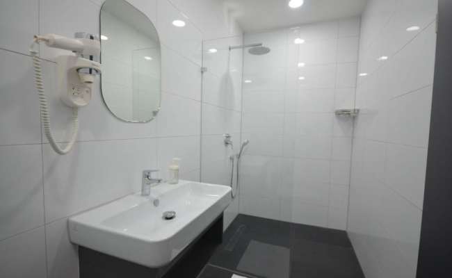 N9 Hotels