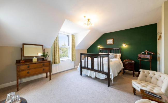 Wynnstay House