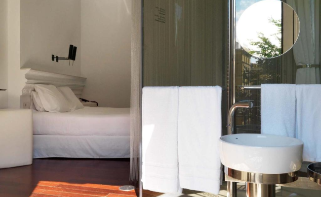 Chic & Basic Born Boutique Hotel