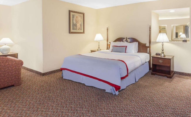 Ramada Plaza by Wyndham Garden Grove/Anaheim South