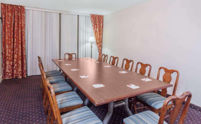 Ramada Plaza by Wyndham Garden Grove/Anaheim South