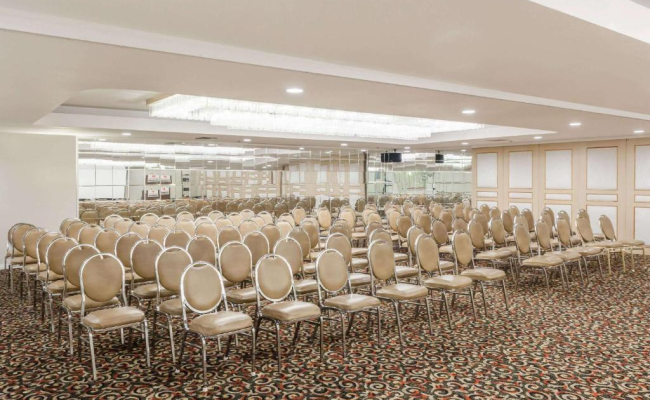 Ramada Plaza by Wyndham Garden Grove/Anaheim South