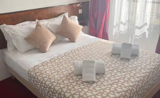 Azurene Royal Hotel