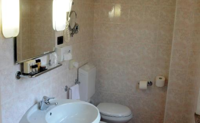 Hotel Button