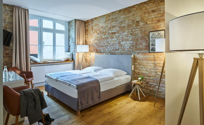 Hotel 38
