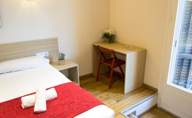 Hostal Barcelona Travel