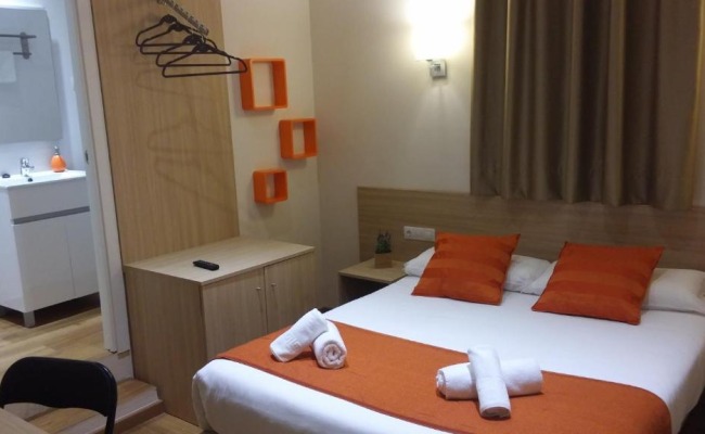 Hostal Barcelona Travel