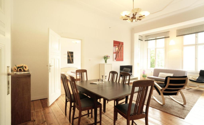 Elegante Altbauwohnung (CB1)