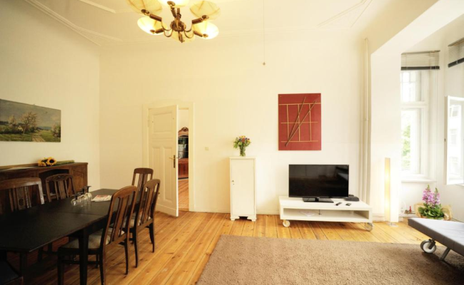 Elegante Altbauwohnung (CB1)