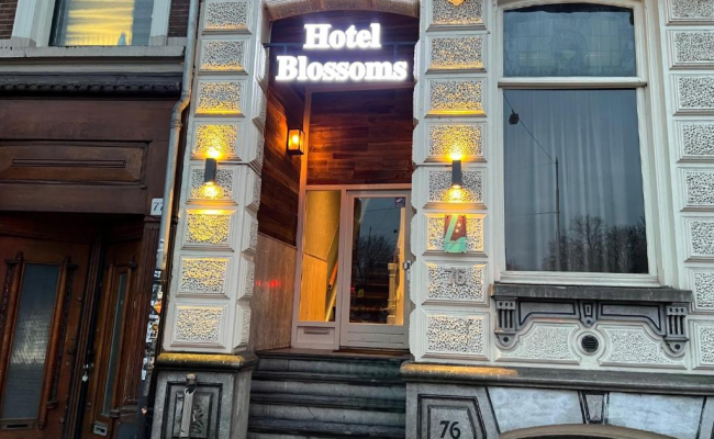 Blossoms City Hotel
