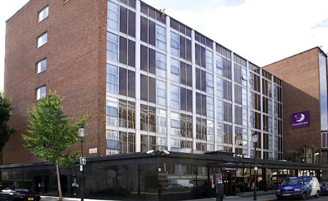 Premier Inn London Kensington (Earl's Court) hotel