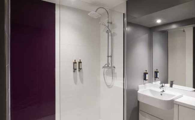 Premier Inn London Kensington (Earl's Court) hotel