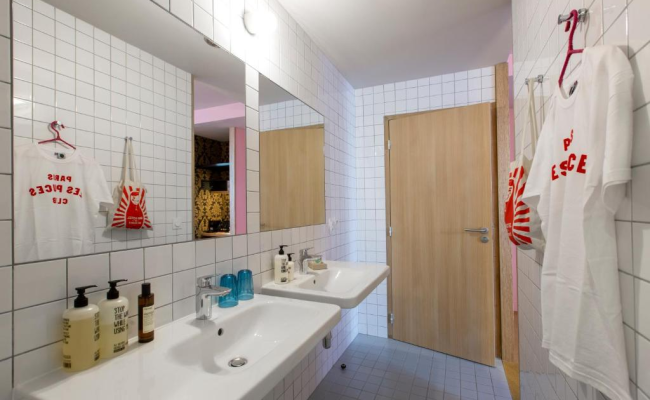 MOB HOTEL Paris Les Puces