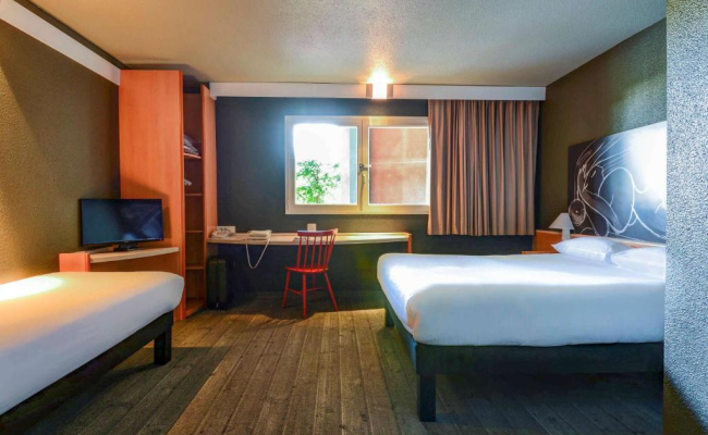 Ibis Orly Chevilly Tram 7
