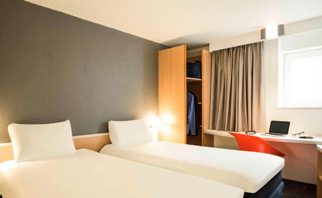 Ibis Orly Chevilly Tram 7