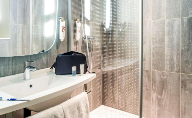 Ibis Orly Chevilly Tram 7