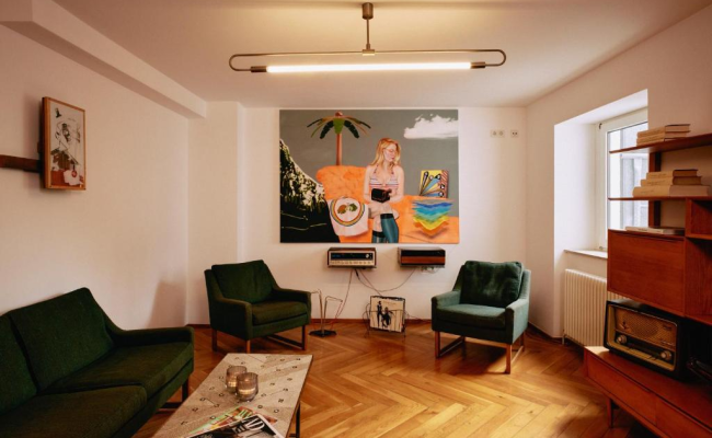18Arts Hotel- Living in a Gallery!