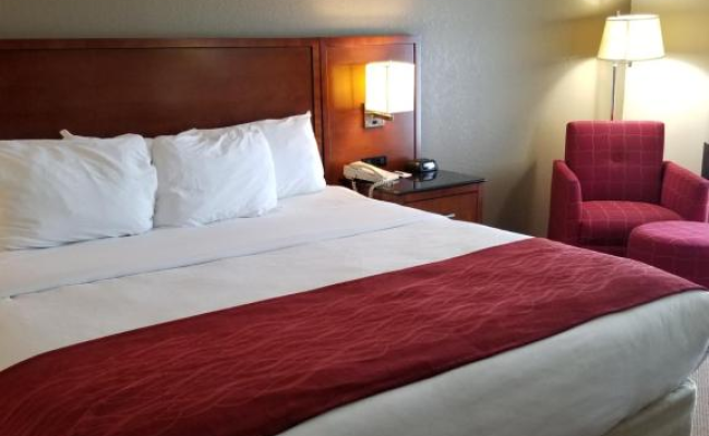 Comfort Inn & Suites Geneva- West Chicago