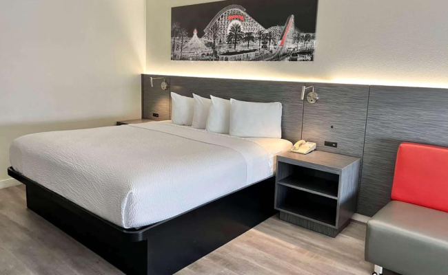 Ramada by Wyndham Anaheim Convention Center